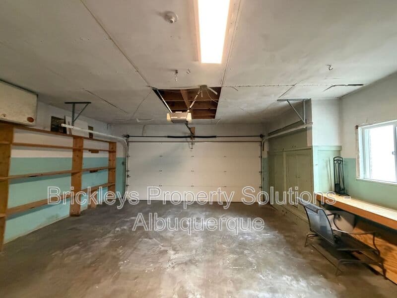 Albuquerque House: 2808 Charleston St NE
