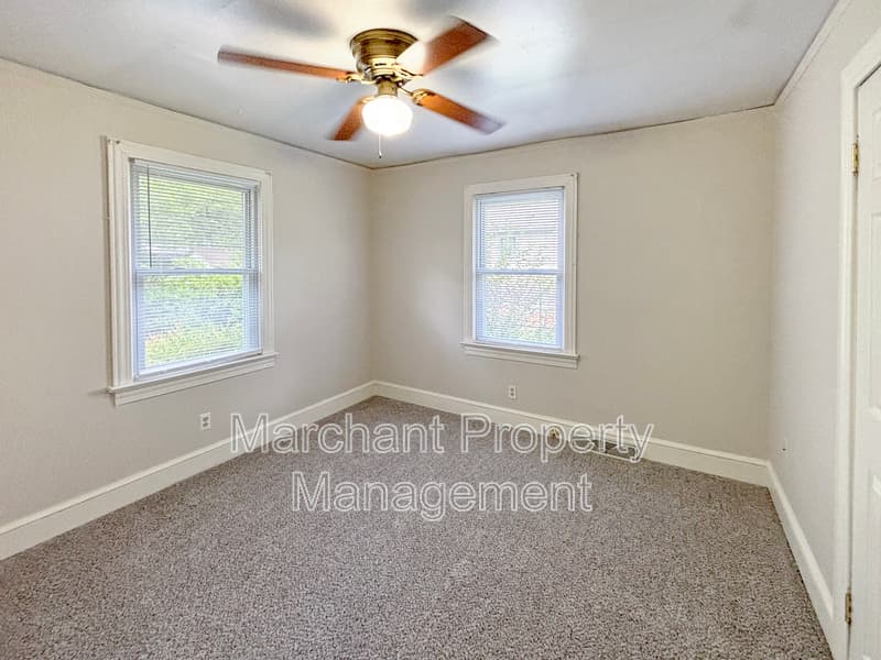 Greenville House: 22 Brownwood Drive