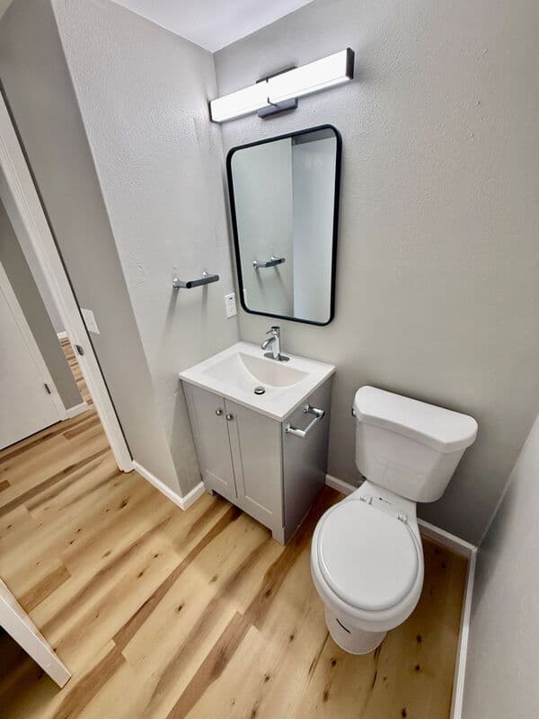 O'Fallon Condo: 823 N Cherry St