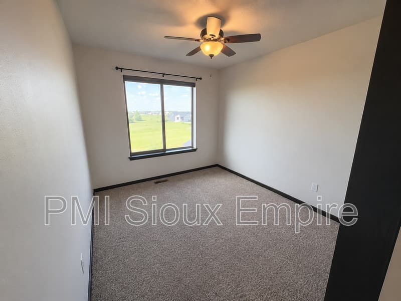 Sioux Falls Townhome: 9600 W Broek Dr