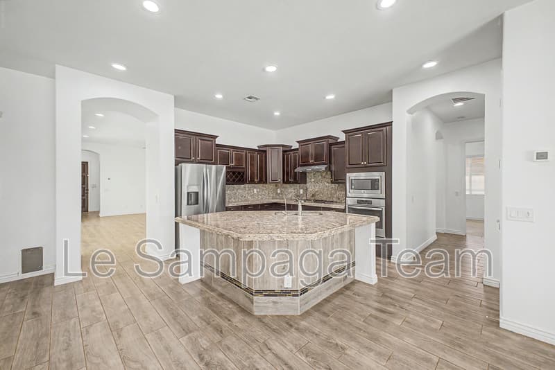 Queen Creek House: 20289 E RAVEN DR