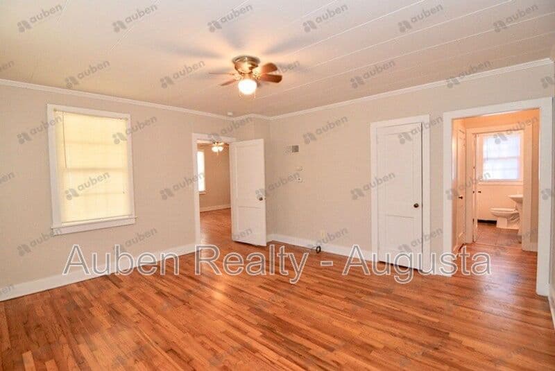 Augusta House: 512 Beaufort Drive