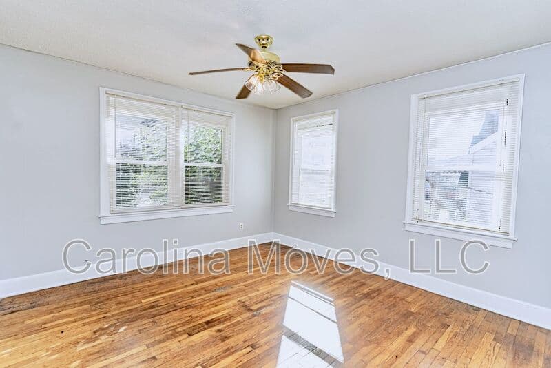 Spartanburg House: 202 Brookwood Terrace