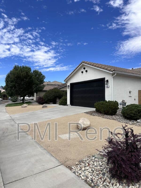 Reno House: 525 Verelli Court