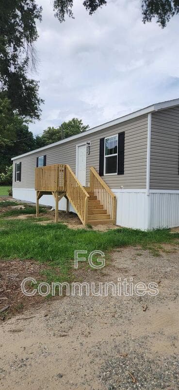 Taylorsville House: 9 Fridays Cir