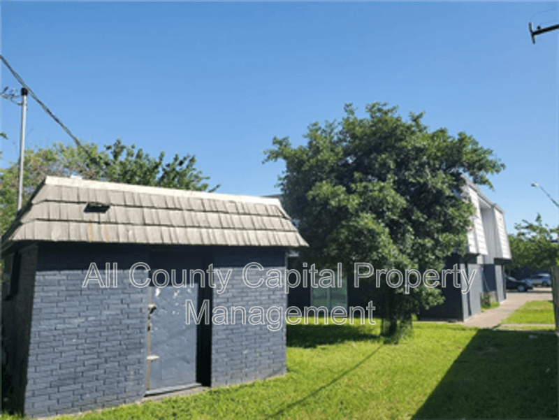 Austin Condo: 302 Carmen Ct