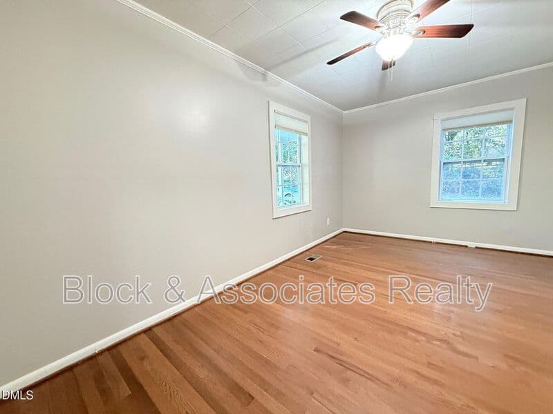 Raleigh House: 5215 Vann Street