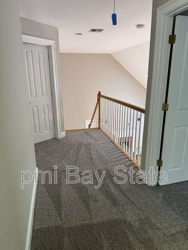 Upton House: 164 South St