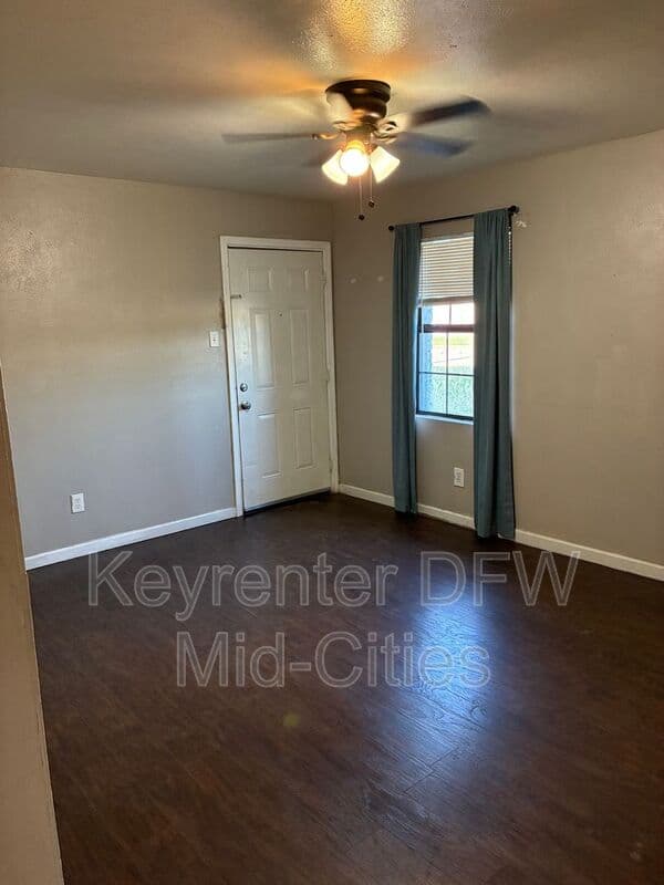 Hutchins House: 1117 Franklin Drive