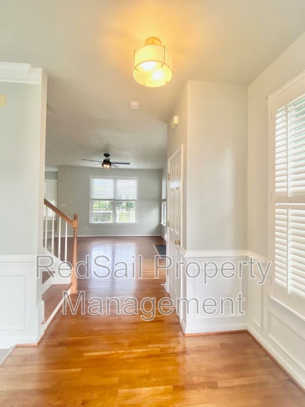 Carrollton House: 13207 Harbor Dr