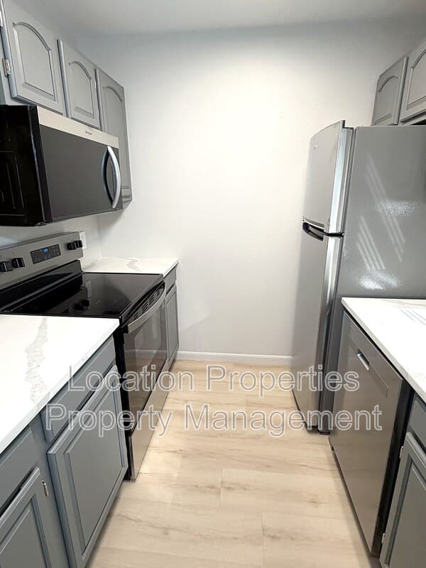 Lawrence Condo: 2201 Westdale Road - A3