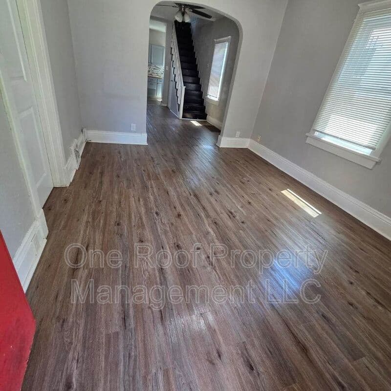 Kansas House: 447 N Lawndale Ave