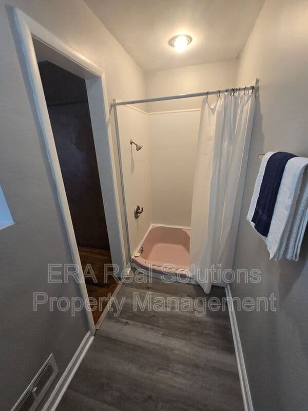 Columbus House: 1494 Selkirk Road