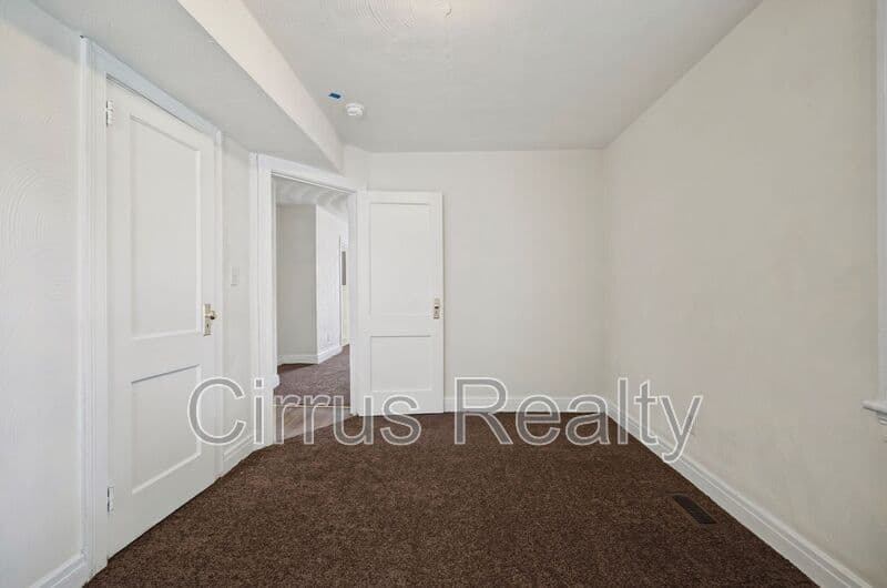 Hampton House: 428 Melville Rd