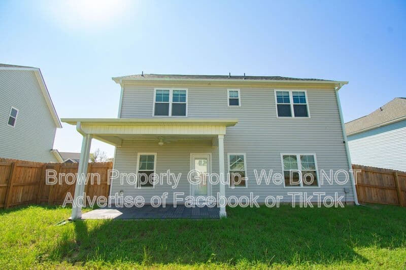 Raeford House: 157 Easy St