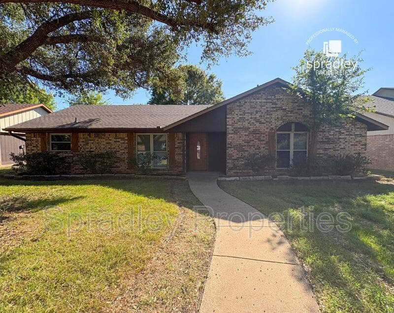 Temple House: 2101 Buckskin Trl