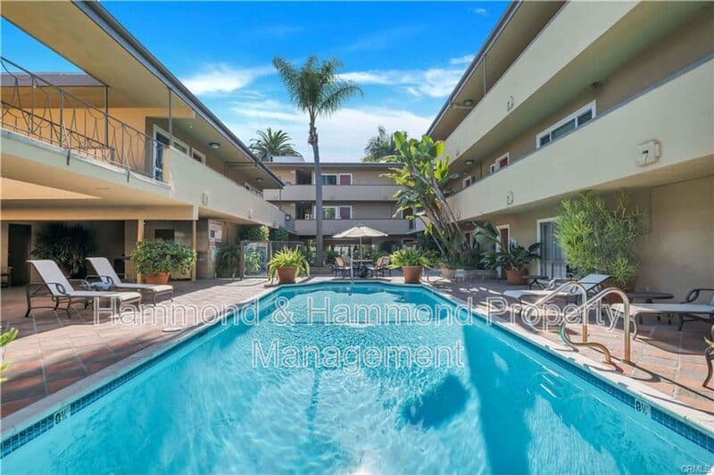 West Hollywood Condo: 970 Palm Ave.