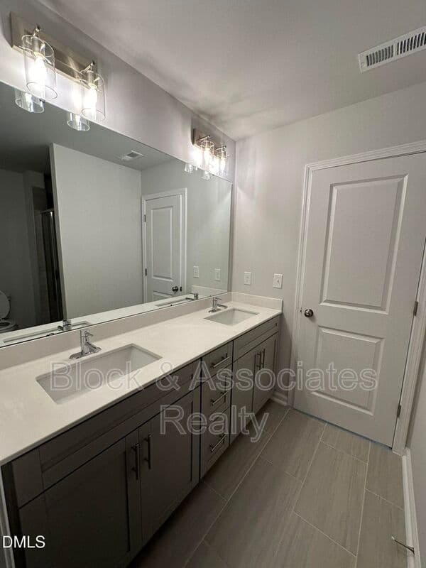Wake Forest House: 608 Gimari Drive