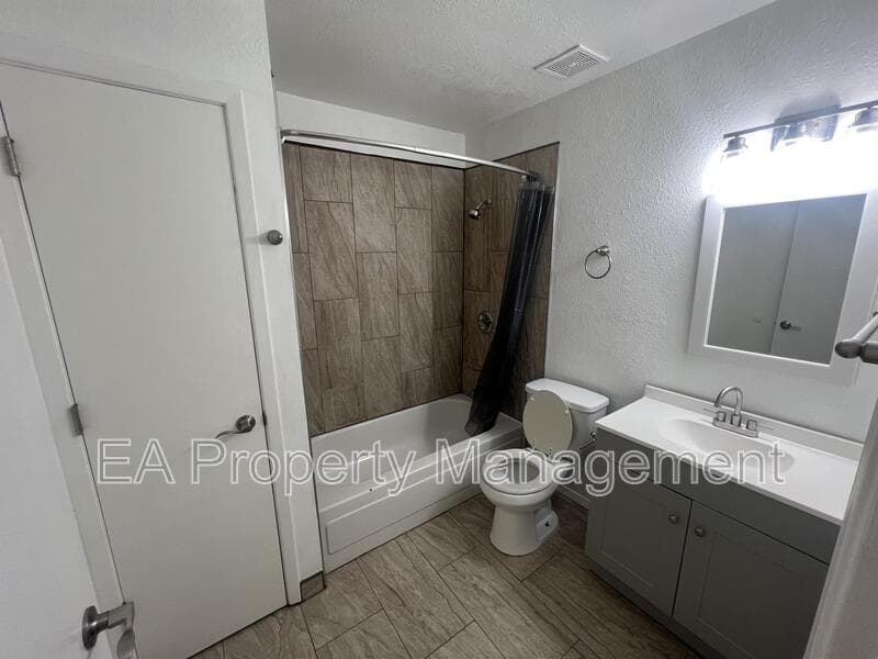 Albuquerque House: 12809 Dorado Dr SE
