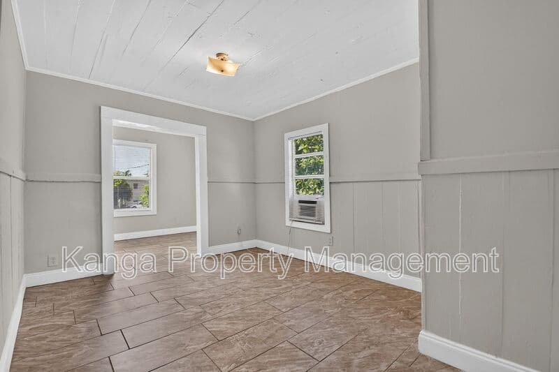 West Palm Beach Condo: 885 7th St