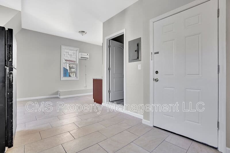 Newark Condo: 142-144 Seymour Ave