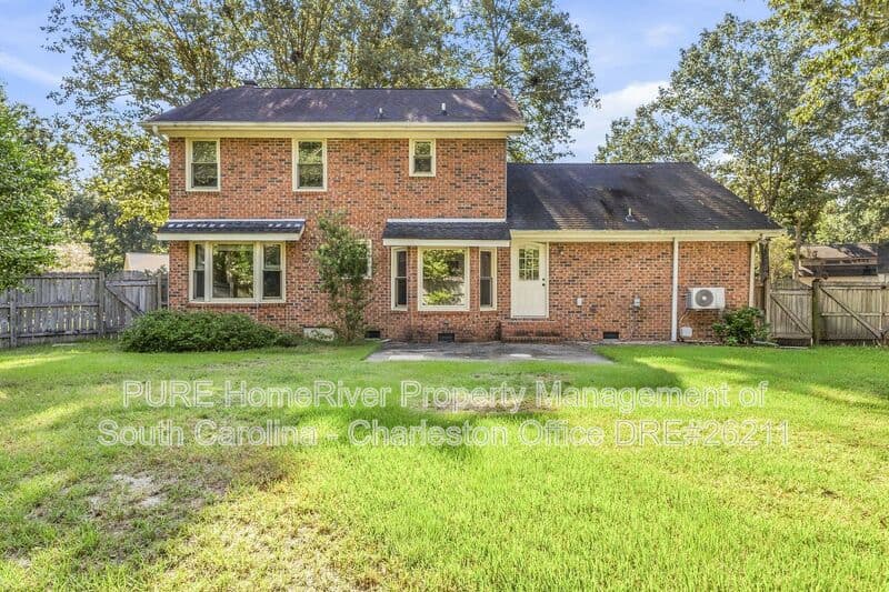 Goose Creek House: 154 Fox Chase Dr