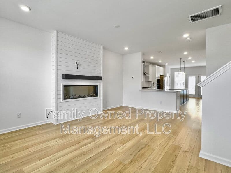 Moncks Corner House: 158 Yorkshire Drive