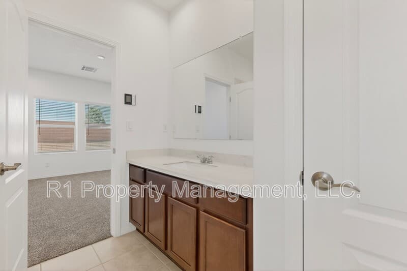 Rio Rancho House: 308 Prism Avenue Southwest