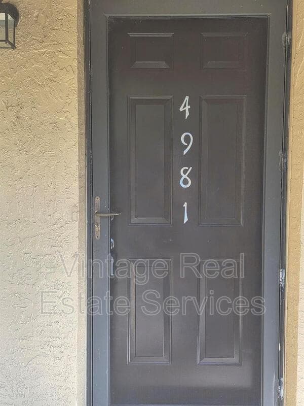 Tampa House: 4981 Puritan Circle