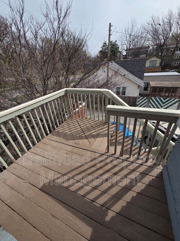 Kansas City House: 219 N Monroe