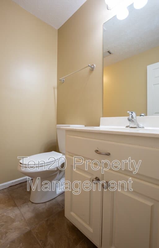 Phenix City House: 25 Kalin Street