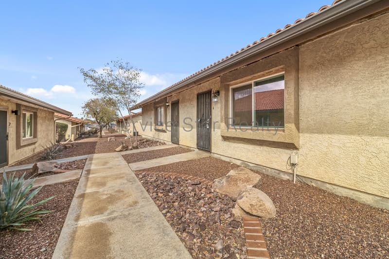 Phoenix Townhome: 10210 N 7th Ave