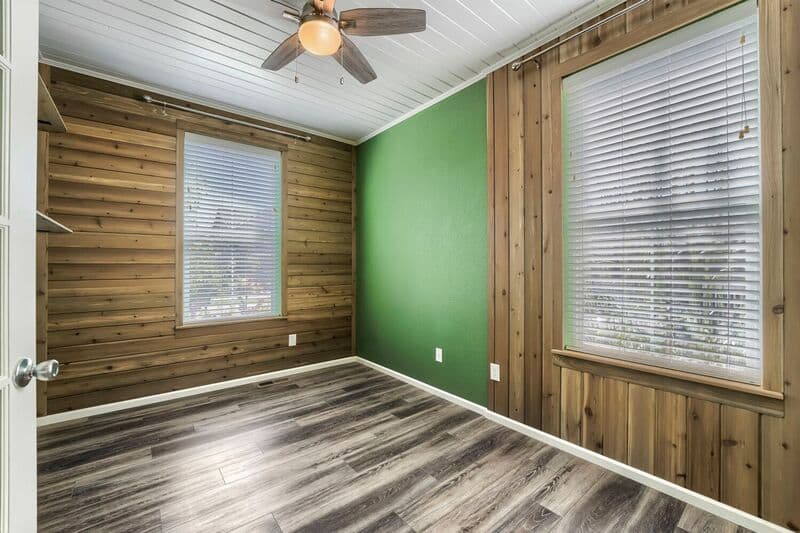 Aurora House: 6181 N Malaya St