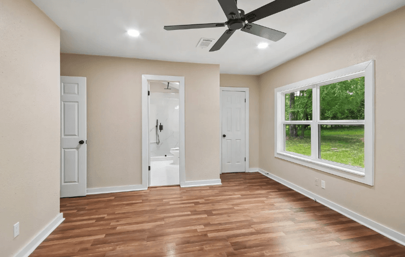 Magnolia House: 25319 Penguin Street