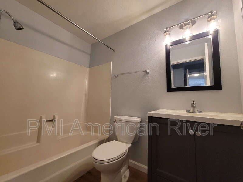 North Highlands Condo: 3939 Madison Avenue
