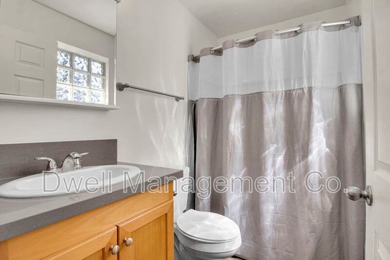 Spring Valley House: 9105 Rosedale Dr