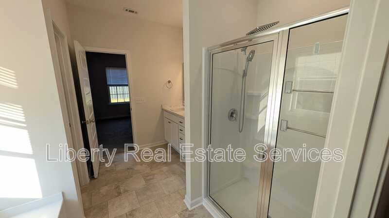 Hinesville House: 254 Glendale Ln