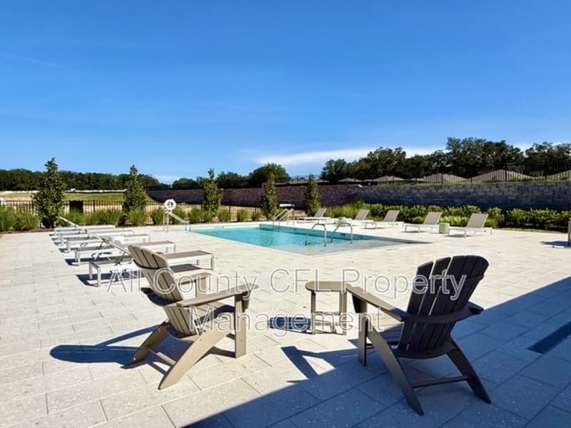 Lady Lake House: 219 Skyfield Court