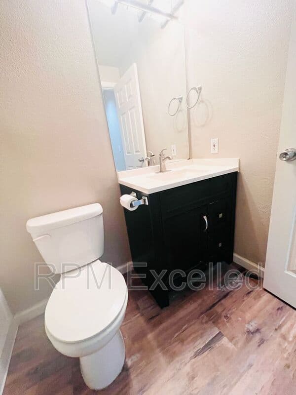 Kent Condo: 26339 116th Ave SE