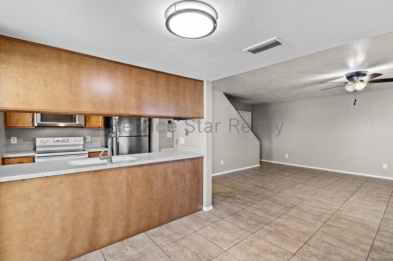 Phoenix House: 15411 N 2nd Pl