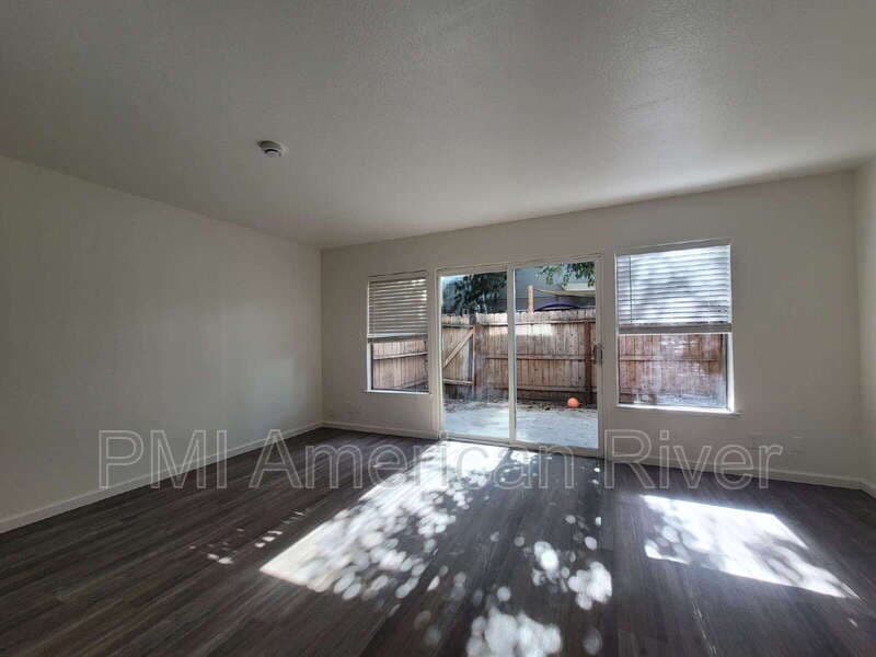 Sacramento House: 5618 Hillsdale Blvd