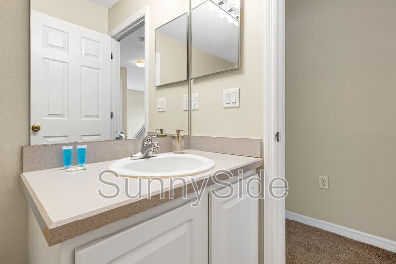 Davenport House: 441 Robin Rd