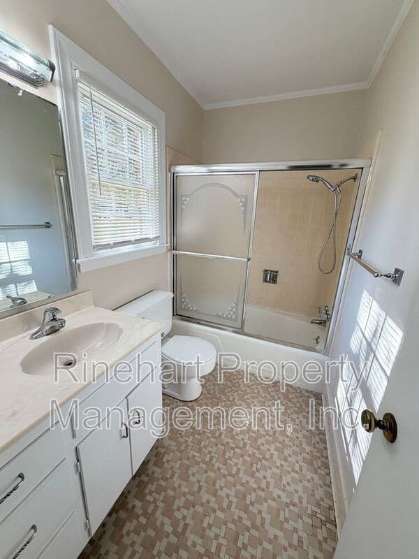 Rock Hill House: 274 Twin Lakes Road