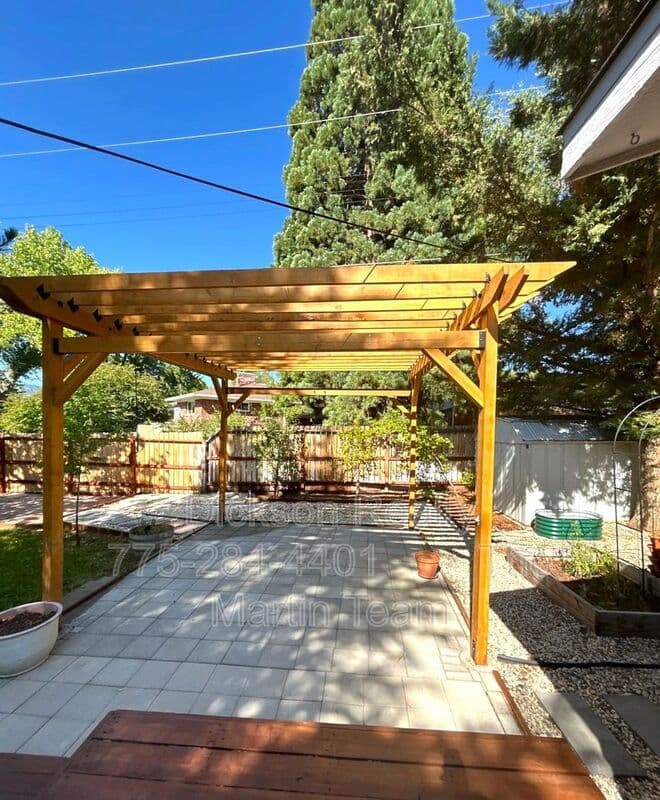 Reno House: 1155 Washington Street