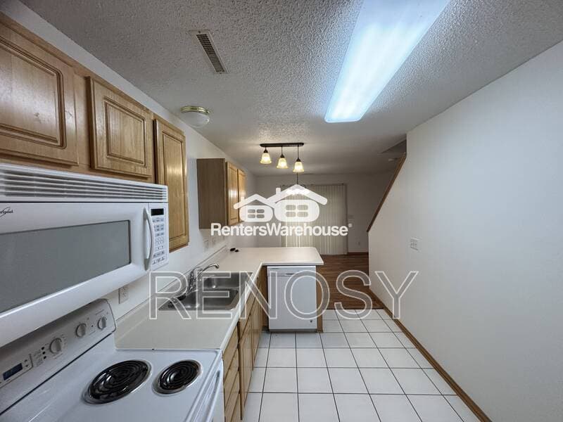 Des Moines Townhome: 3701 Brook Ridge Ct