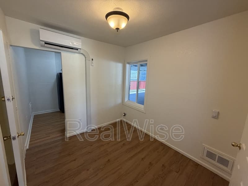 Glendale Condo: 552 Pacific Ave