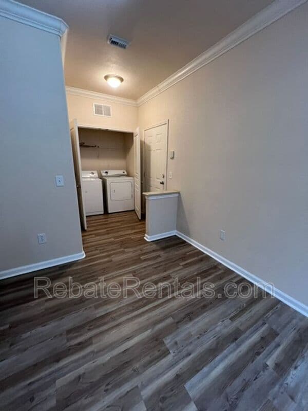 Jacksonville Condo: 8290 Gate Parkway West
