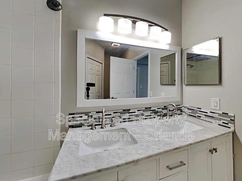 Saint Cloud House: 3334 Kelsey Ln