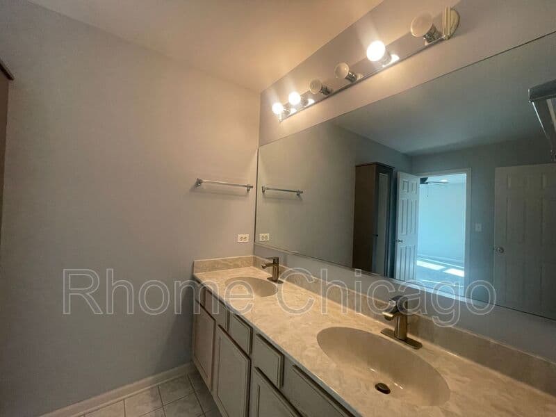 Carol Stream House: 1034 Idaho St.