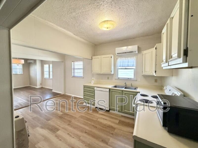 Claremore House: 428 E 4th St